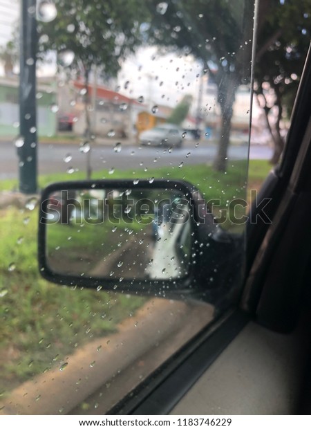 Rain drive car glass\
