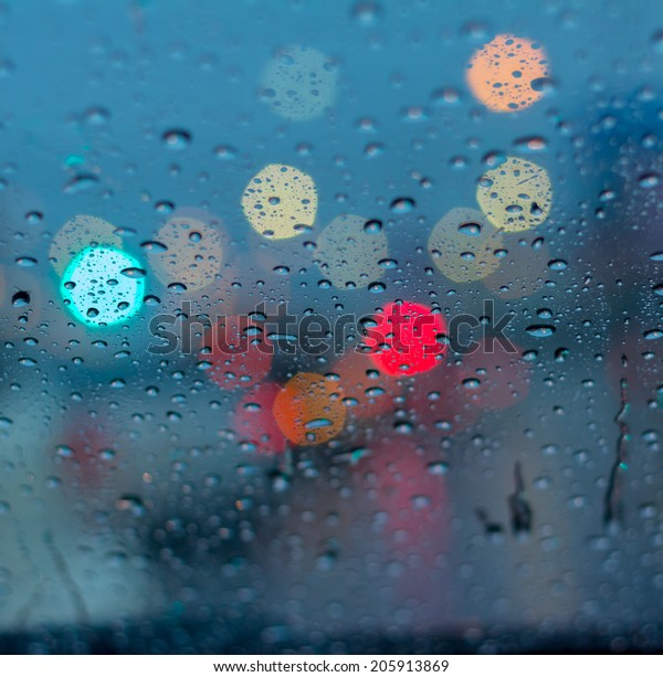rain drops on car\
glass