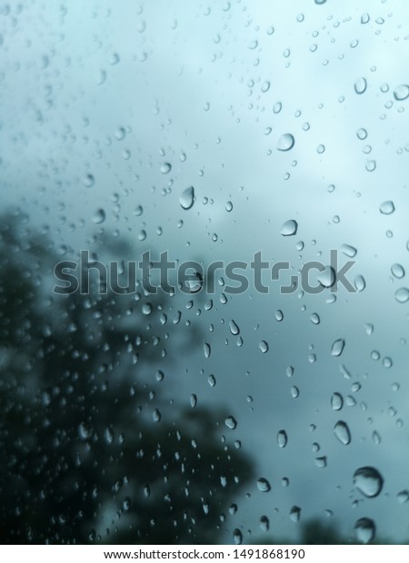 Rain drops on car\
window
