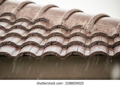 1,888 Rain falling roof Images, Stock Photos & Vectors | Shutterstock