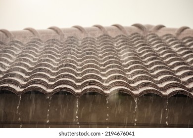 1,888 Rain falling roof Images, Stock Photos & Vectors | Shutterstock