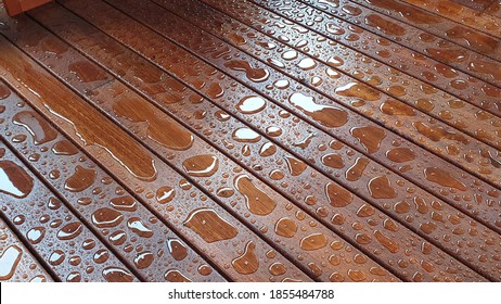 Rain on Freshly oiled Spotted Gum decking 3 days after oiling