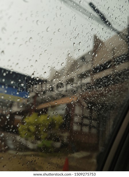 rain on the window\
car