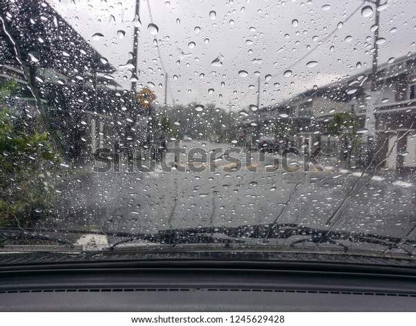 raindrops in car\
windscreen