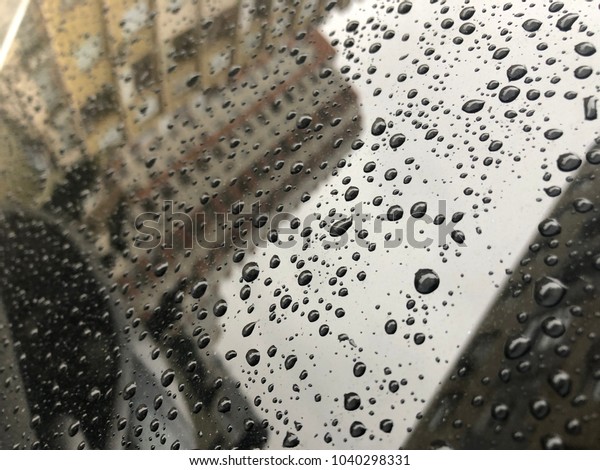 raindrops on the car\
glass