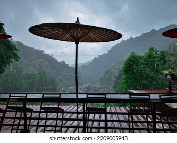 Rainy Day Mae Kampong Village 