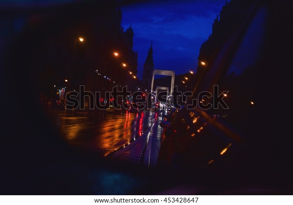 Rainy night in the city. Elisabeth Bridge in Budapest,\
Hungary. 