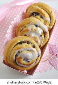 Raisin Sticky Bun With Sugar Icing