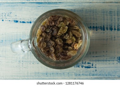 Raisin In Water. Soak The Raisins For Softening And Cooking.