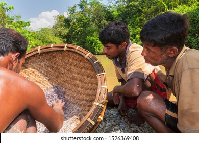 Rakeana, Sri Lanka, 02-12-2010: Gem Mining On A River In Sri Lanka