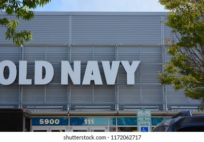 Raleigh, NC/United States- 09/04/2018: An Old Navy Retail Location Is Seen From Outside A Strip Mall In Raleigh.   