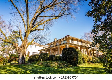 Raleigh, North Carolina USA-02 24 2021: A Beautiful Home In The Raleigh Five Points Area In Winter.