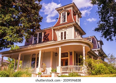 Raleigh, North Carolina USA-09 10 2021: A Victorian Style Vintage Home In The Oakwood Neighborhood.