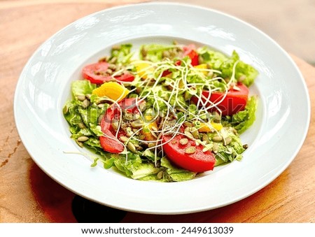 The rambla, valencia sunkist orange salad mixed with vegetables