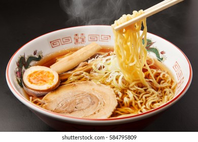 醤油ラーメン の画像 写真素材 ベクター画像 Shutterstock