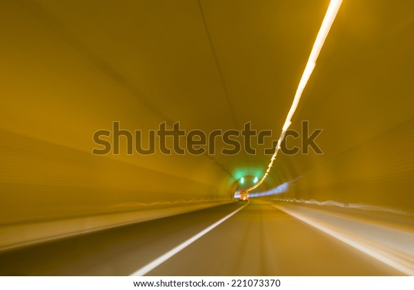 Rapid car tunnel\
