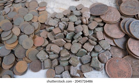 Rare 15th Century Qutb Shahi Dynasty Stone And Brass Coins