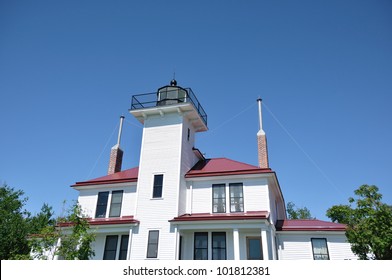 Raspberry Island Lighthouse, Apostle Islands On Lake Superior In Wisconsin