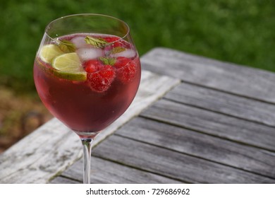 Raspberry mojito (without alcohol)
