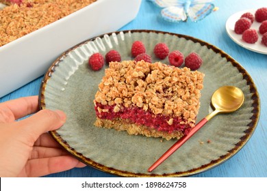 Raspberry Oat Crumble Bars. Delicious Dessert