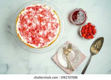 Raspberry Swirl Cheesecake With Graham Cracker Crust