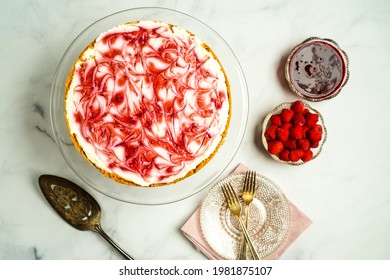 Raspberry Swirl Cheesecake With Graham Cracker Crust