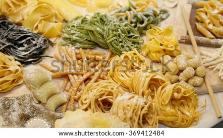 ravioli and italian spaghetti homemade and other size fresh pasta