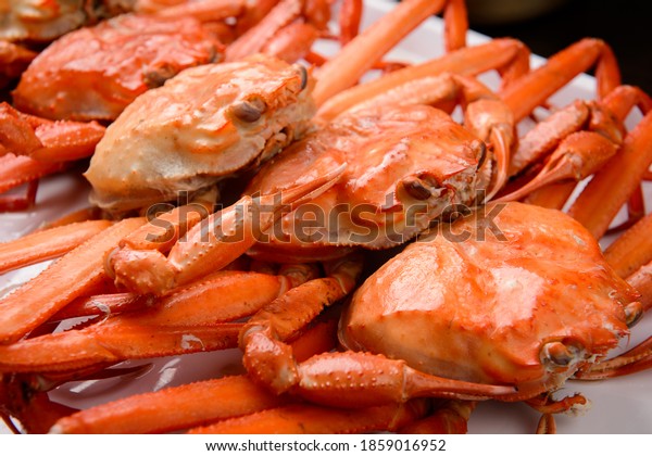 Raw Fish Kingcrab crab\
food