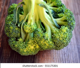 Raw and fresh healthy broccoli cabbage