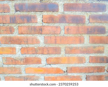 The raw material for red bricks consists of the basic material in the form of clay with or without the use of mixed materials.