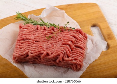 Raw Minced meat with thyme and rosemary