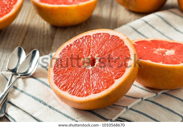 Raw Organic\
Ruby Red Grapefruits Ready to\
Eat