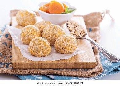 Raw Vegan Oat Apricot Banana Balls For Power Breakfast