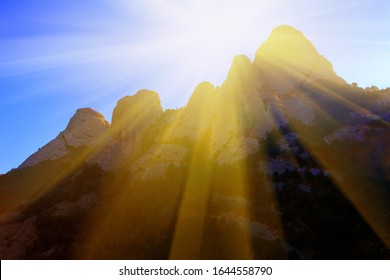 rays of sun over the mountain