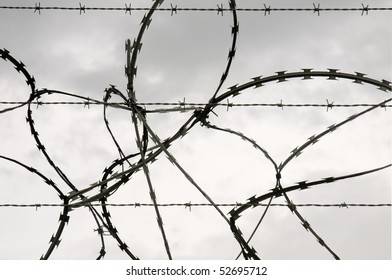 razorwire and barbed wire