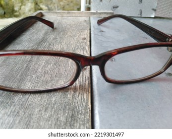 Reading Glasses For People Who Can't See Writing Clearly