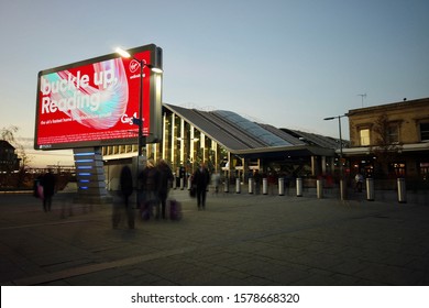 READING, UK - NOVEMBER 28, 2019: Digital Advertising Billboard Outside The Main Train Station In Reading, Berkshire, UK.