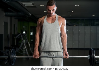 Ready To Lift. Man Performing Heavy Dead Lift In A Gym