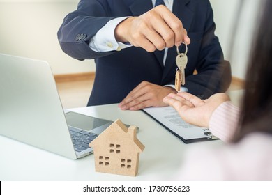 Real estate agents hold house keys for clients after entering into insurance contracts or recovering property or buying property.