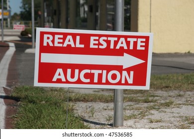 Real Estate Auction Sign