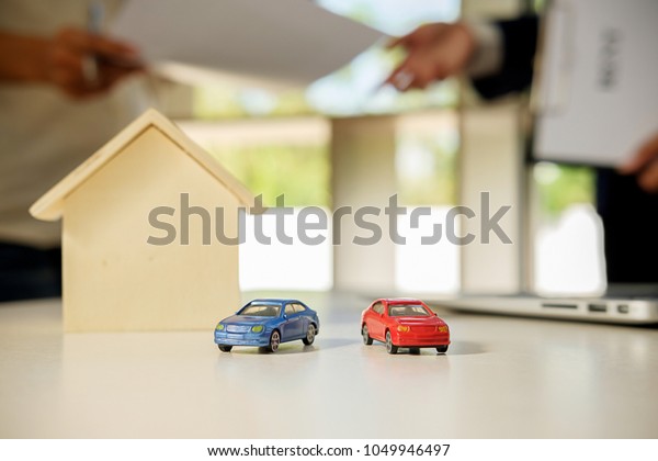 Real estate broker residential house and car
rent listing contract