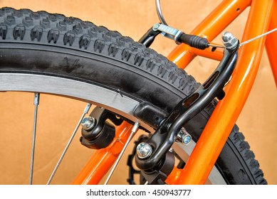 Rear bicycle break with carbon fiber wheel 