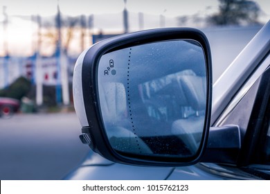 Rearview Mirror With Collision Avoidance System 