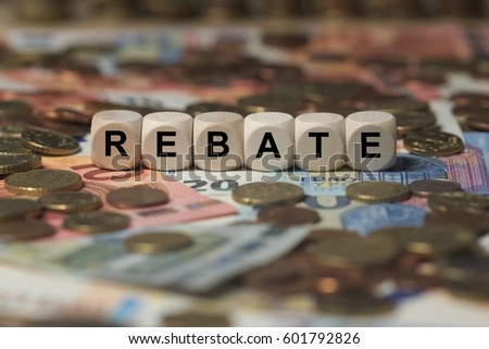 rebate - cube with letters, sign with wooden cubes