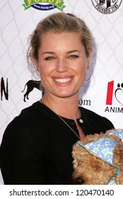 Rebecca Romijn At The 5th Annual BowWowWeen Benefit Presented By Dog.com. Barrington Dog Park, Los Angeles, CA. 10-29-06