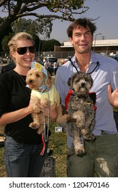 Rebecca Romijn And Jerry O'Connell At The 5th Annual BowWowWeen Benefit Presented By Dog.com. Barrington Dog Park, Los Angeles, CA. 10-29-06