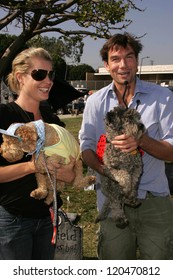 Rebecca Romijn And Jerry O'Connell At The 5th Annual BowWowWeen Benefit Presented By Dog.com. Barrington Dog Park, Los Angeles, CA. 10-29-06