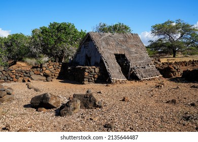 Rebuilt Hawaiian Hale In The Ancient Fishing Village In Ruins Of The Lapakahi State Historical Park On The Island Of Hawai'i (Big Island) In The United States - Traditional Polynesian House