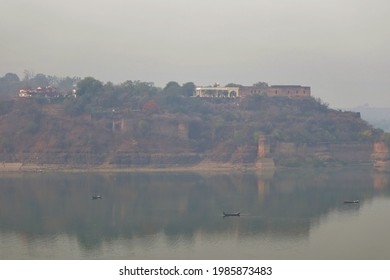 Recent View Of Chunar Fort With Selective Focus. The Most Oldest Fort Of India In The Mirzapur District In Uttar Pradesh With Copy Space. Princess Chandrakanta's Fort At The Bank Of River Ganges.