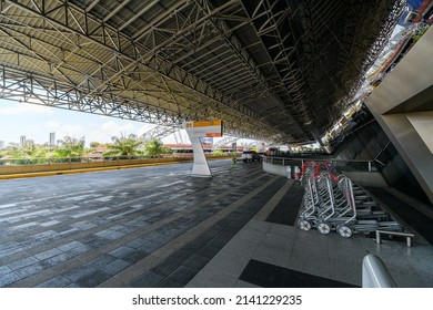 Recife, PE, Brazil - October 19, 2021: External Area Of The International Airport Of Recife, REC, Guararapes - Gilberto Freyre. 